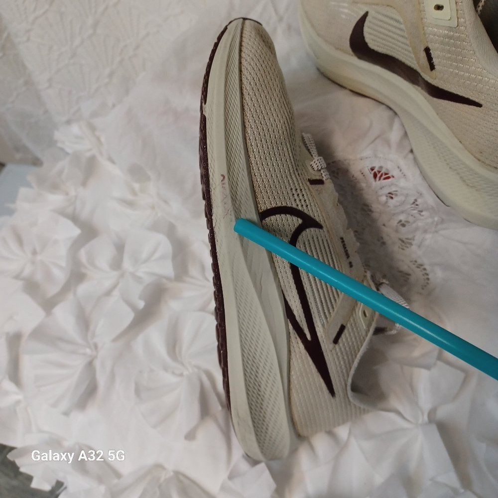 Nike Off-White Athletic Sneakers Size 9 Look at the photos, there are details, s - Picture 13 of 14
